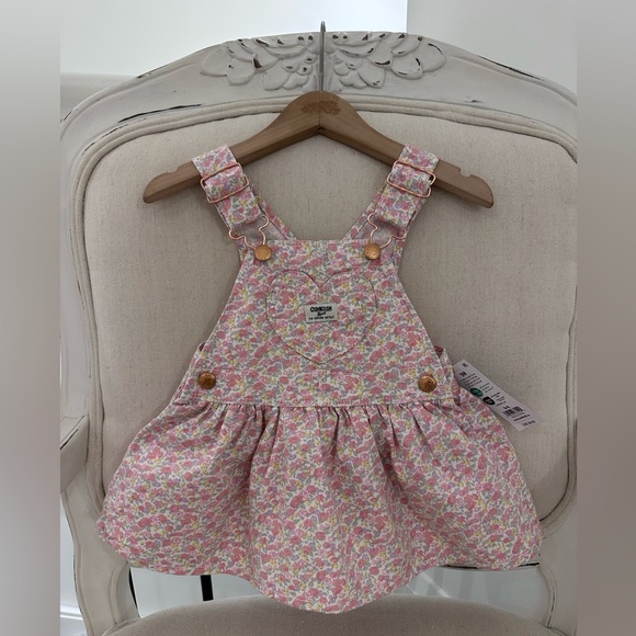 🤍 12 Mth Baby Girl Pink Floral Overall Dress With Heart Pocket by Oshkosh NWT - Picture 3 of 9